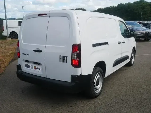 Neu Fiat Doblò 102 PS (75 kW) 2025 Weiß Van / Kleinbus