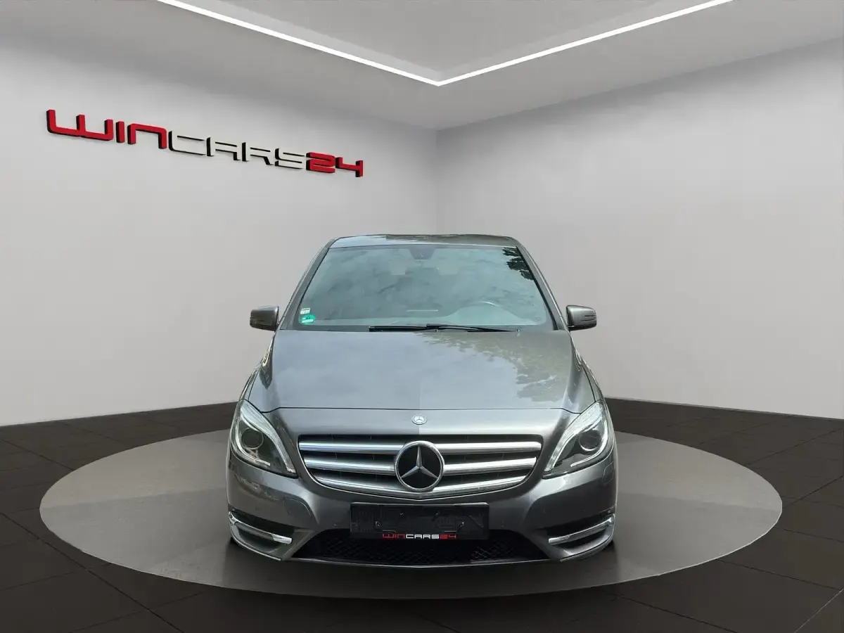 Gebraucht Mercedes B180 110 PS (80 kW) 2012 Grau Kleinwagen