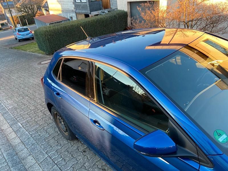 Gebraucht VW Polo Move 80 PS (58 kW) 2024 Blau Kleinwagen