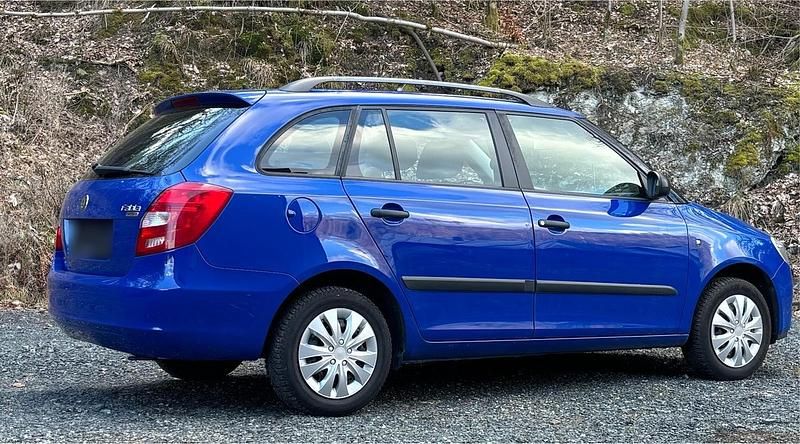 Gebraucht Skoda Fabia 69 PS (50 kW) 2010 Blau Kombi