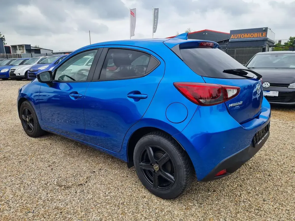 Używany Mazda 2 Kizoku 90 KM (66 kW) 2017 Niebieski Hatchback