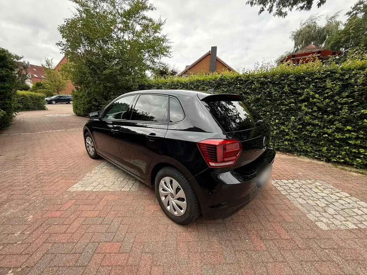 Gebraucht VW Polo Comfortline 95 PS (69 kW) 2021 Schwarz Kleinwagen