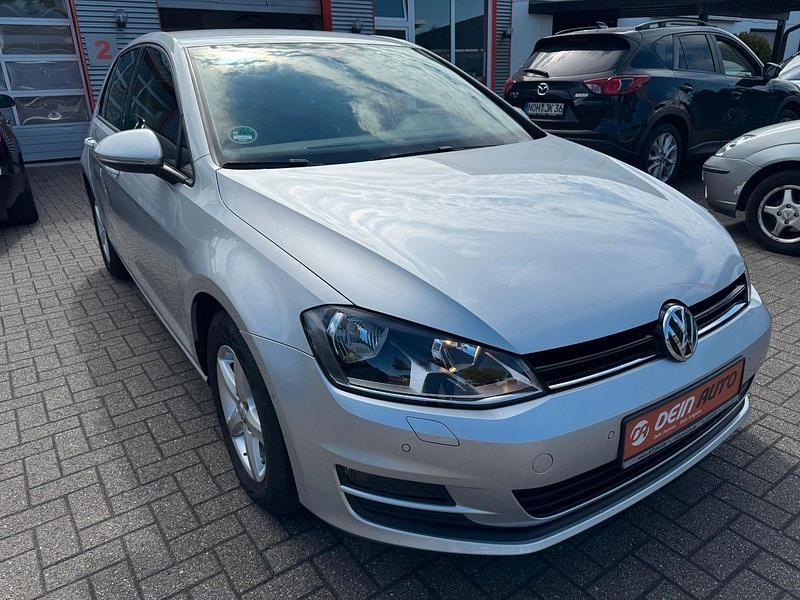 Silber Gebraucht 2013 VW Golf VII Trendline Kleinwagen | 12.490 € (Etwas zu teuer) - Bild 1/4