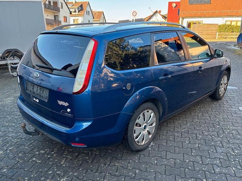 Gebraucht Ford Focus Style 109 PS (80 kW) 2010 Blau Limousine