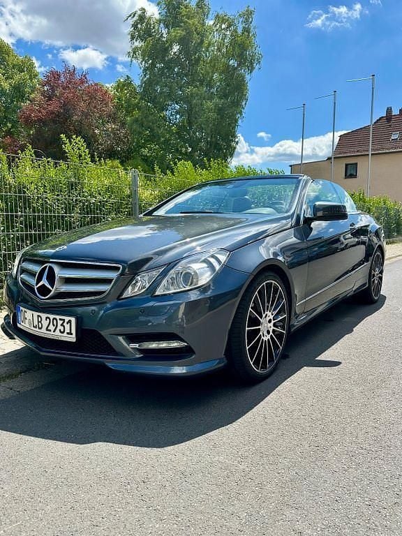 Grau Gebraucht 2013 Mercedes E200 AMG Cabrio | 16.999 € (Fairer Preis) - Bild 1/4