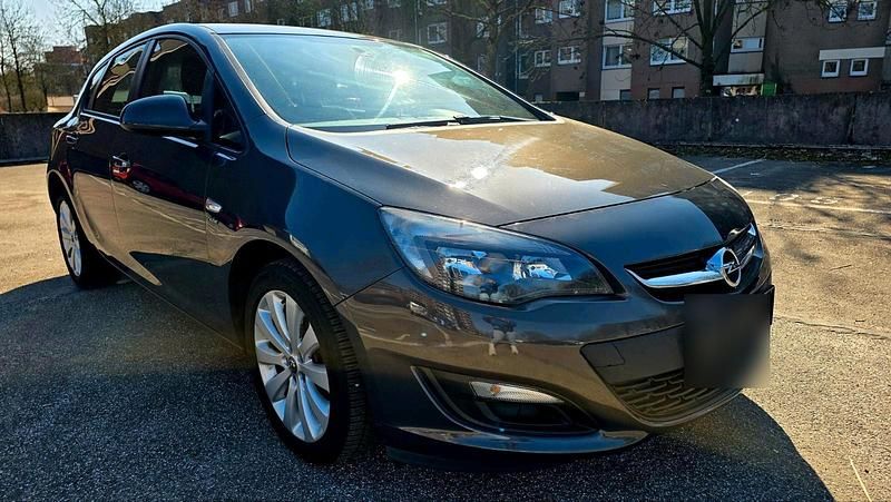 Gebraucht Opel Astra Active 100 PS (73 kW) 2013 Grau Limousine