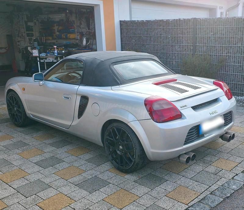 Gebraucht Toyota MR2 140 PS (102 kW) 2003 Silber Cabrio