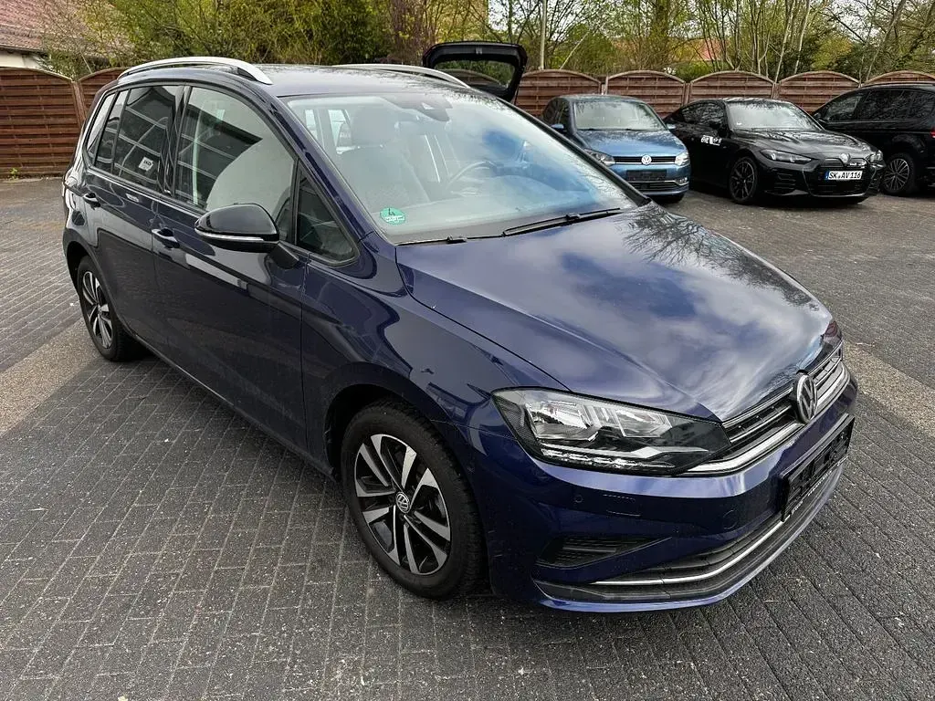 Second-hand VW Golf VII IQ Drive 150 CP (110 kW) 2019 Albastru Berlinǎ