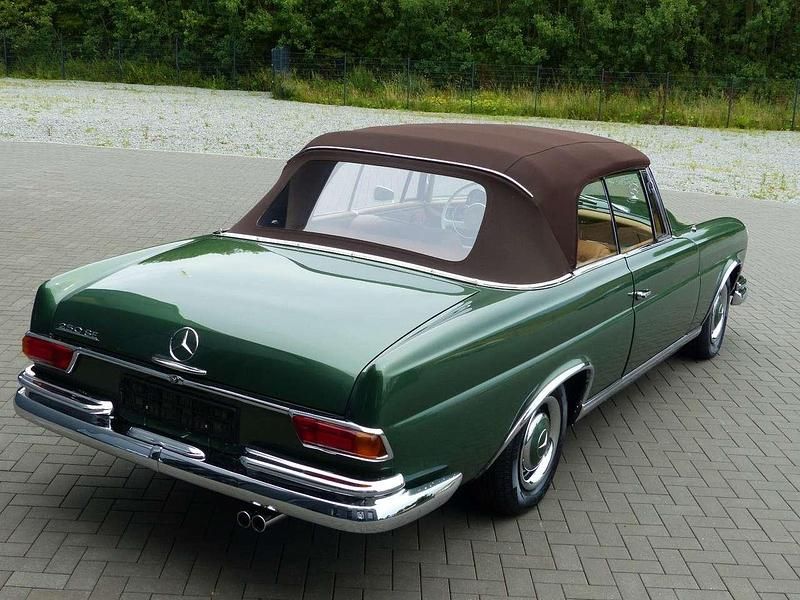 Gebraucht Mercedes 250 SE 150 PS (110 kW) 1966 Grün Cabrio