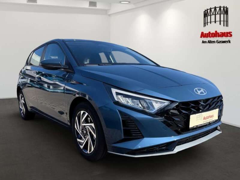 Neu Hyundai i20 101 PS (74 kW) 2025 Vibrant blue / mic (blau) Kleinwagen