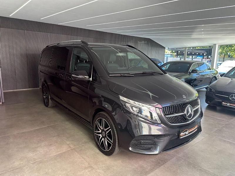 Grau Gebraucht 2022 Mercedes V300 Exclusive Van / Kleinbus | 62.950 € (Guter Preis) - Bild 1/4