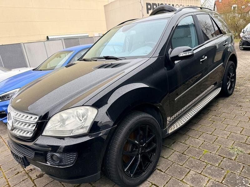 Gebraucht Mercedes ML320 224 PS (164 kW) 2007 Schwarz SUV