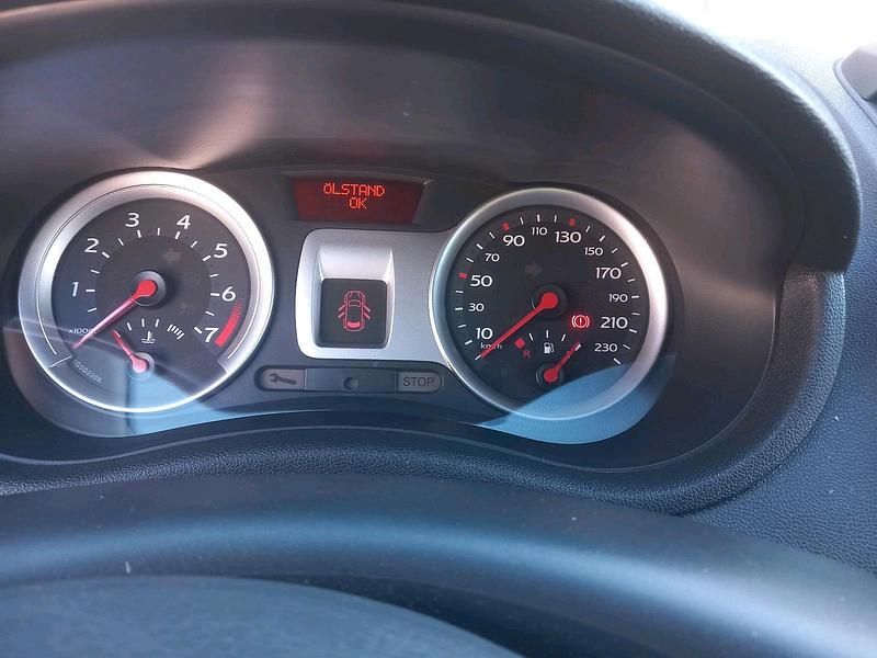 Gebraucht Renault Clio II 75 PS (55 kW) 2008 Grau Kleinwagen