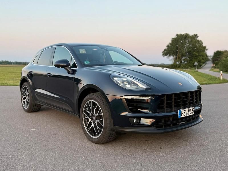 Blau Gebraucht 2017 Porsche Macan S SUV | 28.490 € (Etwas zu teuer) - Bild 1/4