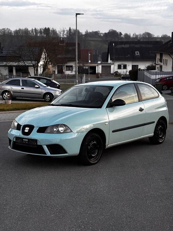 Blau Gebraucht 2006 Seat Ibiza Reference Limousine | 980 € (Guter Preis) - Bild 1/4