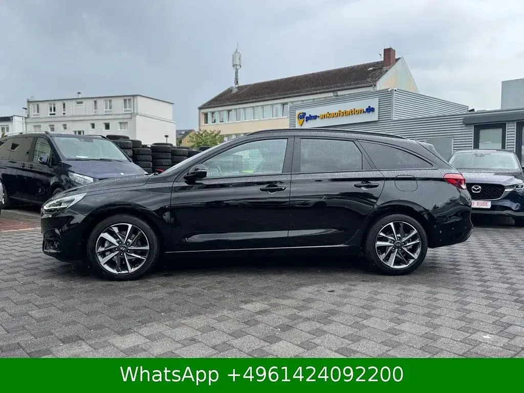 Gebraucht Hyundai i30 Advantage 140 PS (102 kW) 2024 Abyss black Kombi