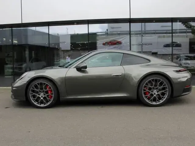 Neu Porsche 992 480 PS (353 kW) 2026 Aventuringrünmetallic (metallic)