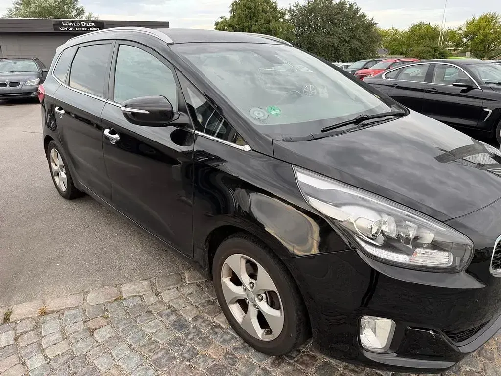 Gebraucht Kia Carens Spirit 135 PS (99 kW) 2016 Schwarz Van / Kleinbus