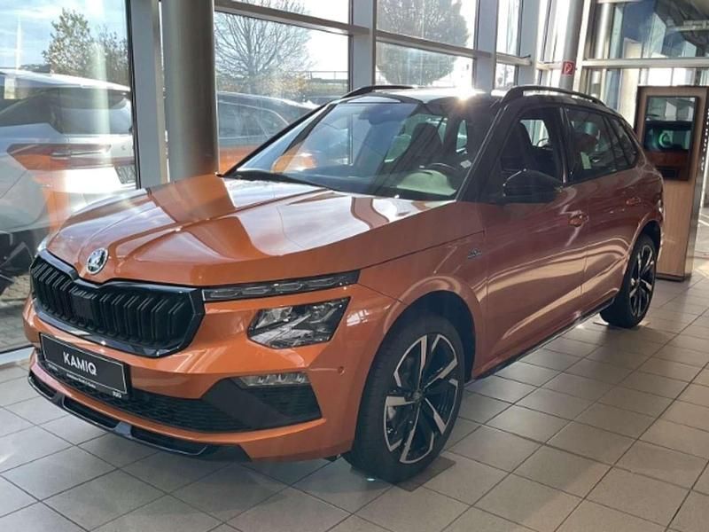 Orange Neu 2025 Skoda Kamiq Monte Carlo SUV | 31.990 € (Teuer) - Bild 1/4
