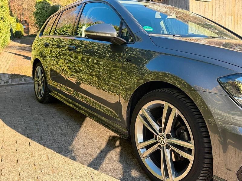 Gebraucht VW Golf VII R-line 150 PS (110 kW) 2018 Grau Kombi
