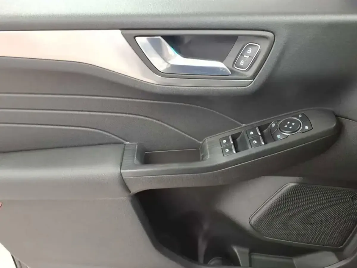 Gebraucht Ford Kuga Titanium 120 PS (88 kW) 2023 Schwarz SUV
