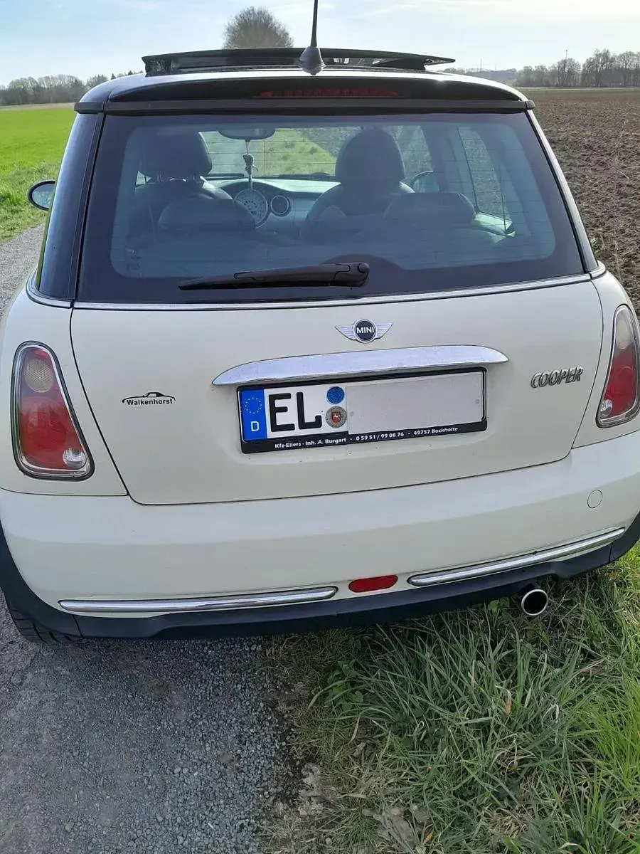 Używany Mini Cooper 116 KM (85 kW) 2005 Biały Hatchback