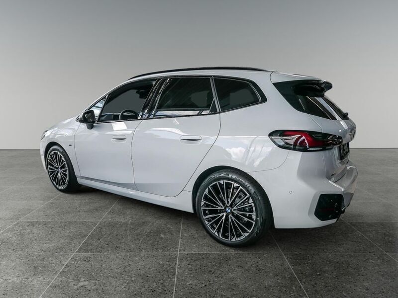 Neu BMW 223 Active Tourer Performance 197 PS (144 kW) 2025 Weiss Van / Kleinbus