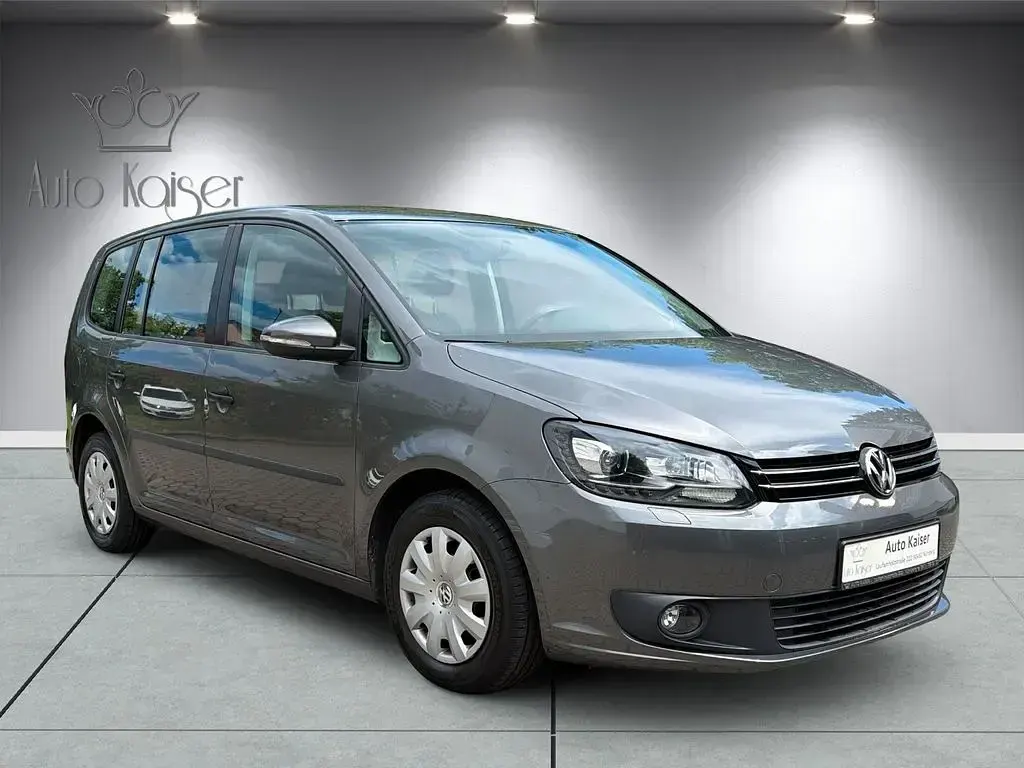 Gebraucht VW Touran Trendline 105 PS (77 kW) 2014 Grau Van / Kleinbus