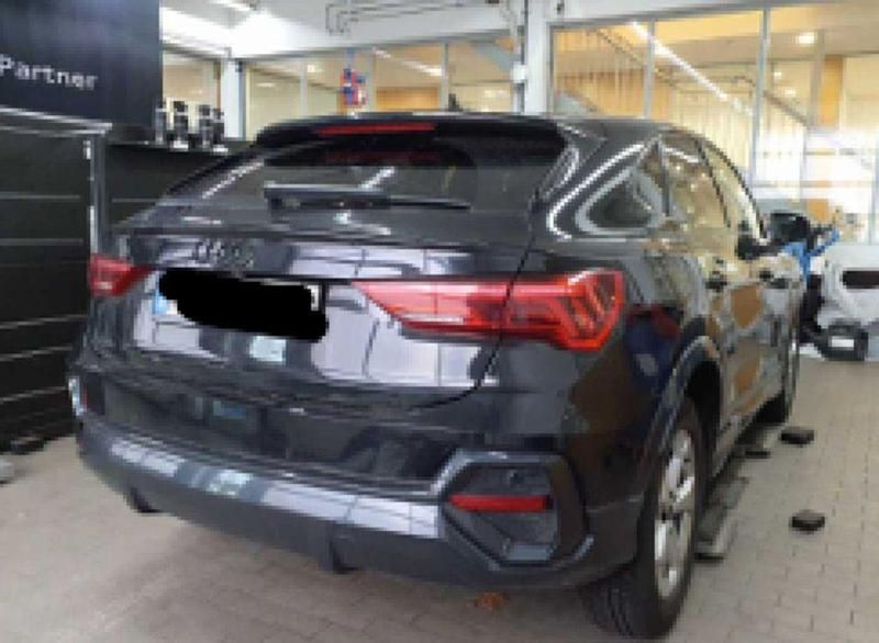 Gebraucht Audi Q3 Sportback Ambiente 150 PS (110 kW) 2023 Mythosschwarz metallic SUV