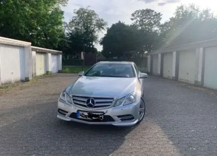 Gebraucht Mercedes E350 306 PS (225 kW) 2012 Silber Coupé