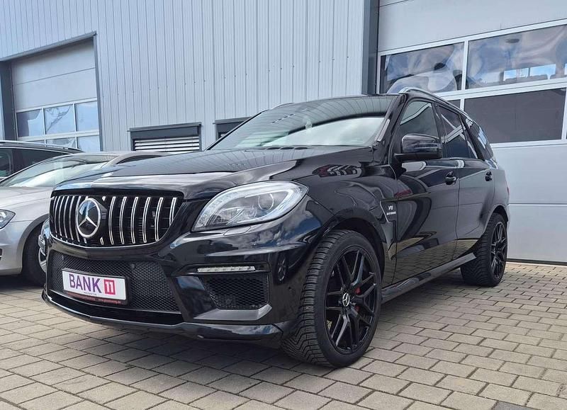 Obsidianschwarz metalliclack Gebraucht 2014 Mercedes ML63 AMG AMG SUV | 38.450 € (Teuer) - Bild 1/4