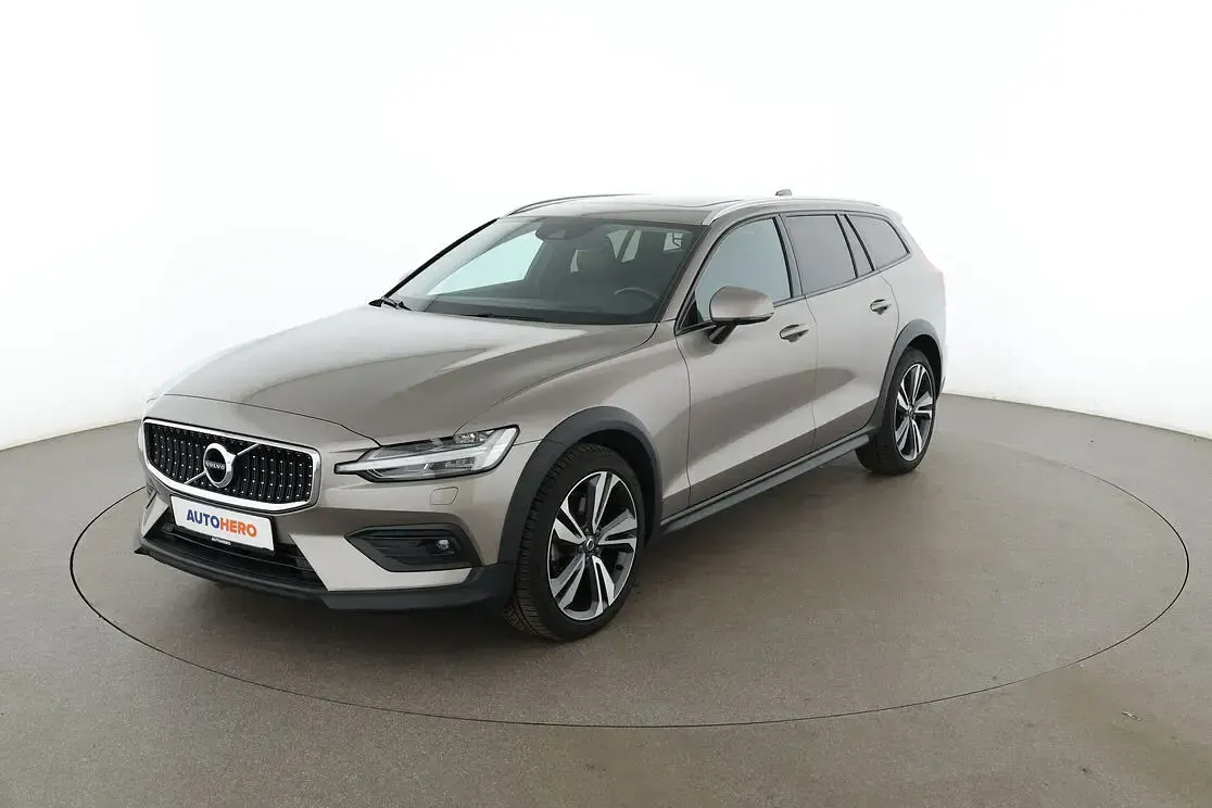 Gebraucht Volvo V60 CC Pro 197 PS (144 kW) 2021 Kombi