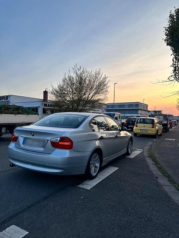 Gebraucht BMW 320 150 PS (110 kW) 2005 Silber Coupé