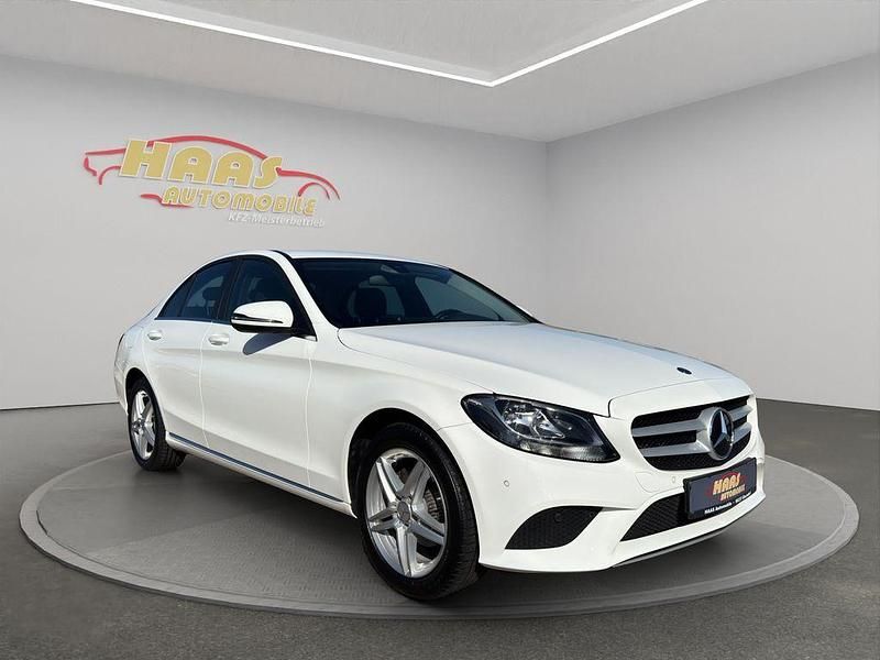 Gebraucht Mercedes C180 156 PS (114 kW) 2019 Weiß Limousine