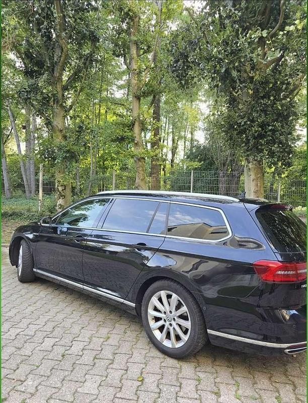 Gebraucht VW Passat Highline 239 PS (175 kW) 2015 Schwarz Kombi