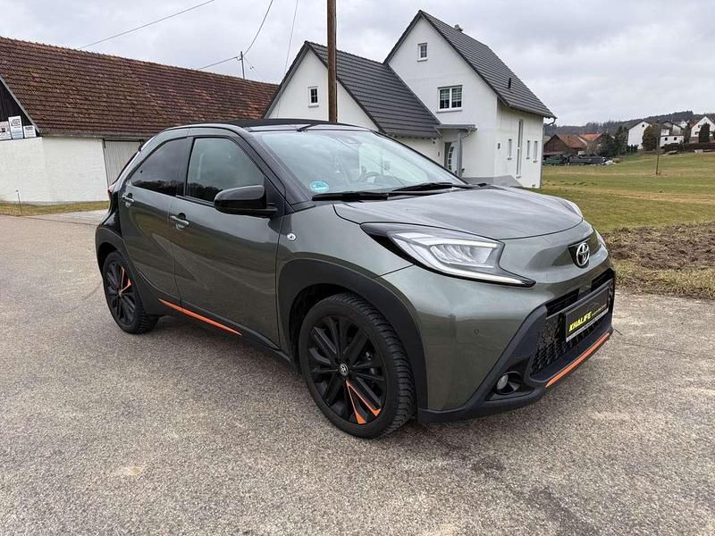Gebraucht Toyota Aygo X-plore 72 PS (52 kW) 2022 Grau Kleinwagen