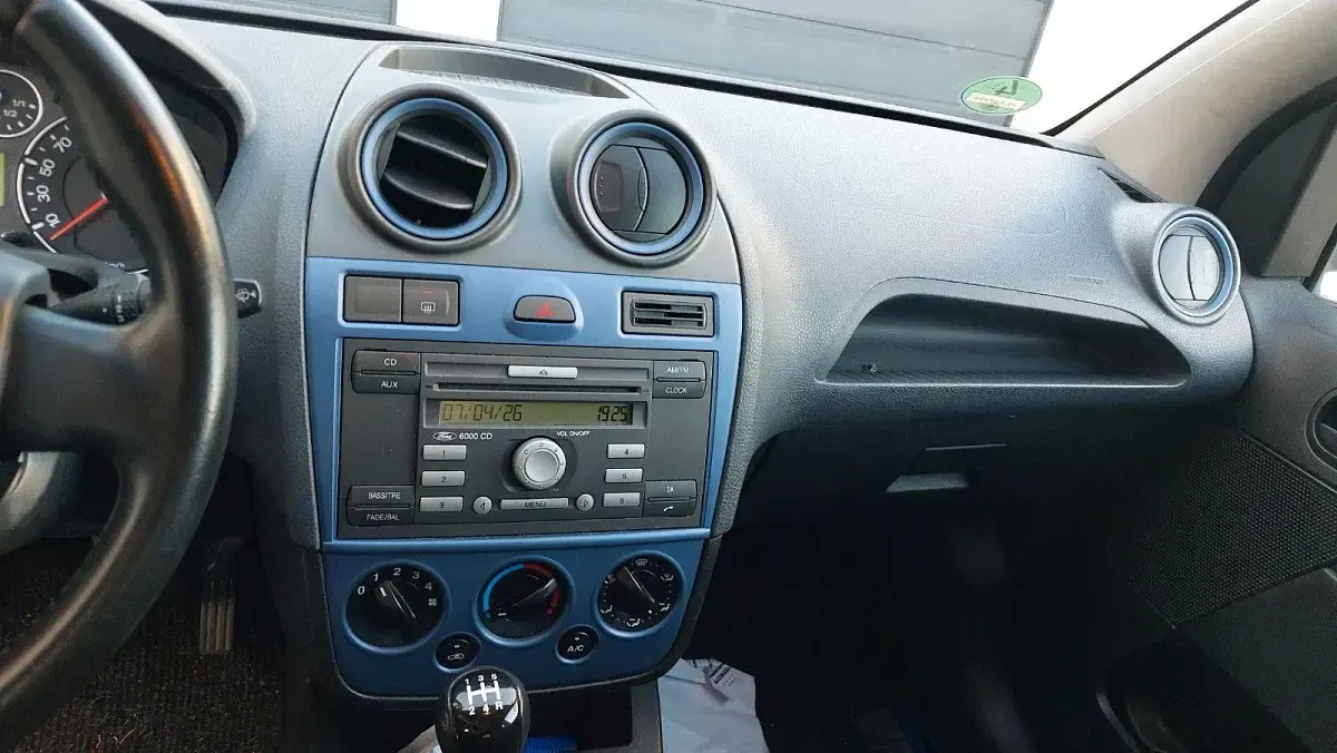 Używany Ford Fiesta 69 KM (50 kW) 2008 Czarny Hatchback