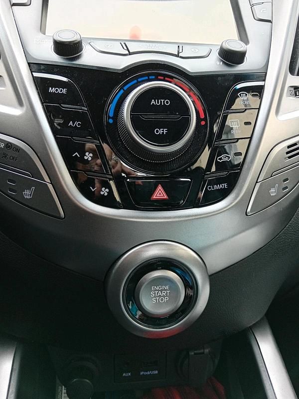 Gebraucht Hyundai Veloster Premium 140 PS (102 kW) 2011 Schwarz Kleinwagen