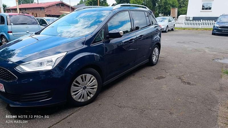 Blazerblau Gebraucht 2016 Ford Grand C-Max Trend Van / Kleinbus | 7.990 € (Superpreis) - Bild 1/4