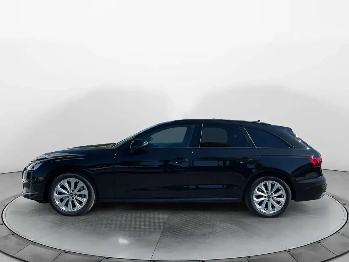 Gebraucht Audi A4 Advanced 266 PS (195 kW) 2022 Mythosschwarz metallic Kombi