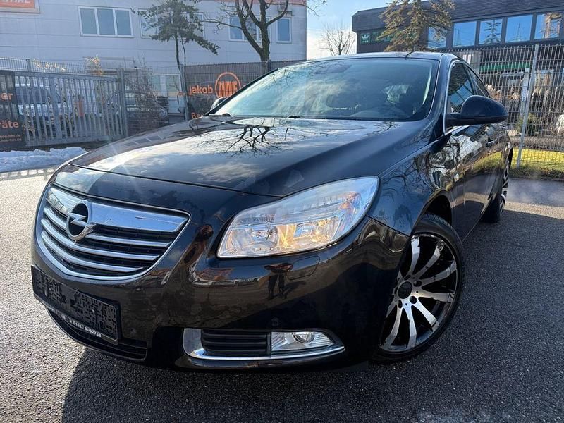 Gebraucht Opel Insignia 140 PS (102 kW) 2009 Schwarz Limousine