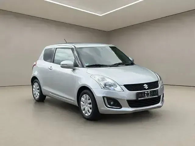 Gebraucht Suzuki Swift Comfort 94 PS (69 kW) 2015 Silber Kleinwagen