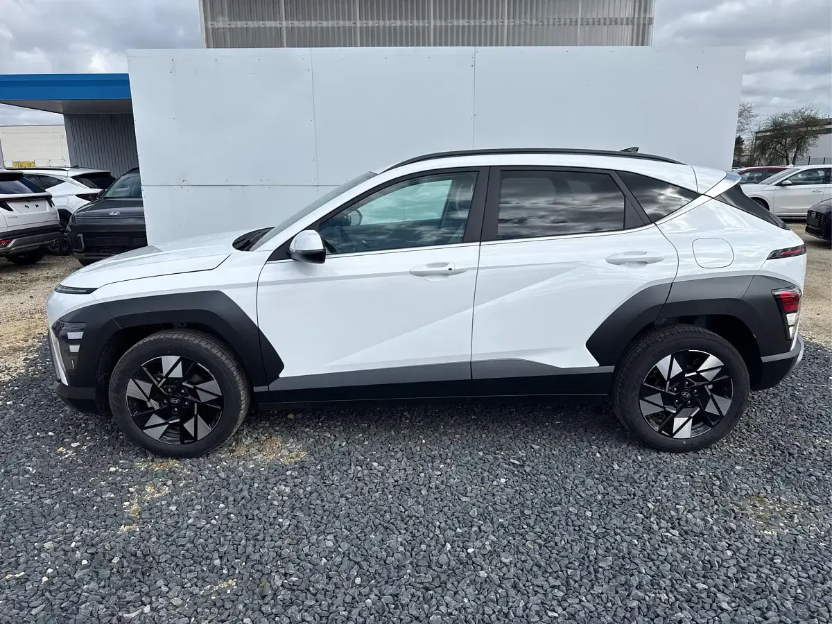 Neu Hyundai Kona Premium 138 PS (101 kW) 2026 Atlas white saw SUV