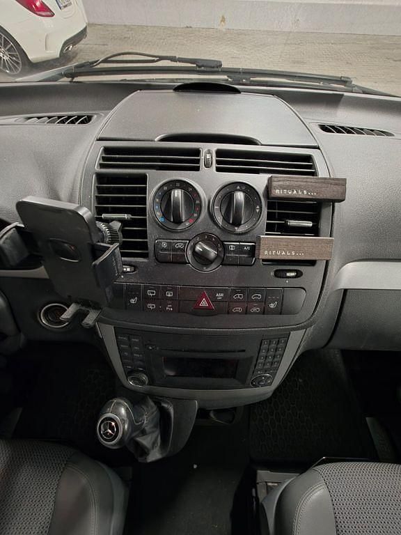 Grau Gebraucht 2010 Mercedes Viano Van / Kleinbus | 15.800 € (Etwas zu teuer) - Bild 1/4