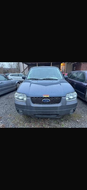 Blau Gebraucht 2005 Ford Maverick SUV | 1.400 € - Bild 1/4