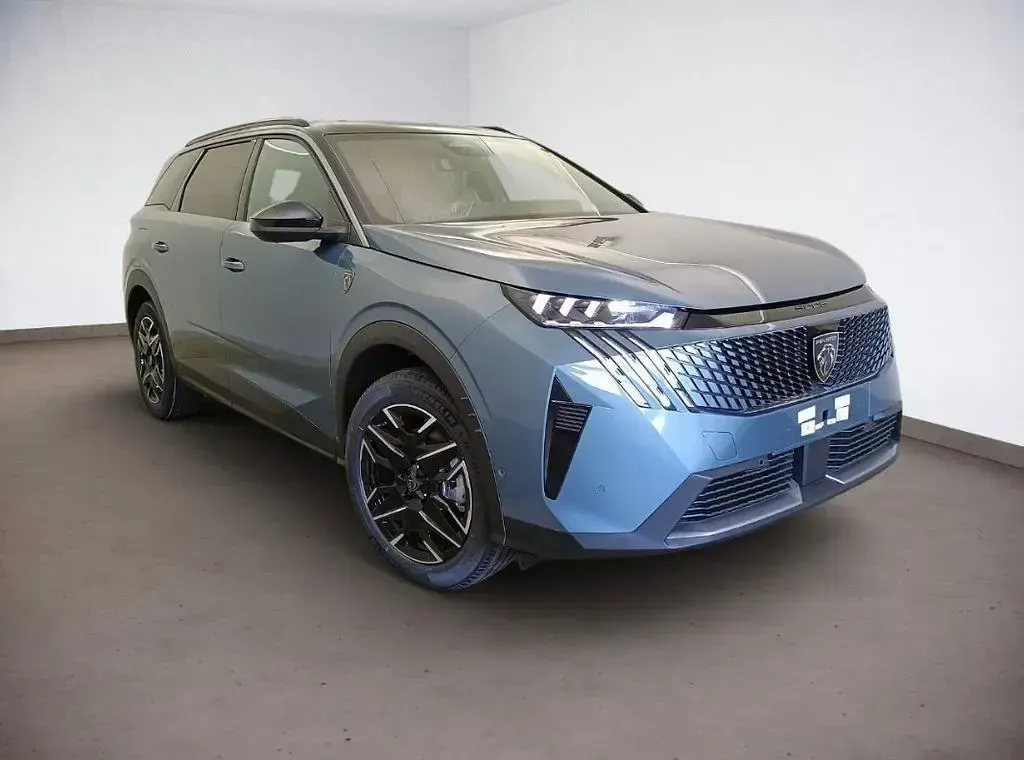 Neu Peugeot 5008 GT 145 PS (106 kW) 2025 Blau SUV
