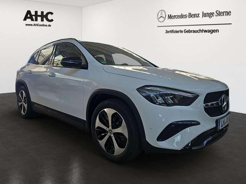 Gebraucht Mercedes GLA200 Progressive 163 PS (119 kW) 2025 Weiß SUV