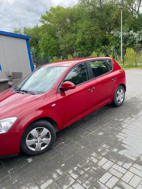 Usado Kia Ceed EX 116 CV (85 kW) 2007 Rojo Utilitario