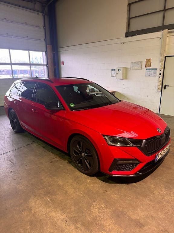 Rot Gebraucht 2022 Skoda Octavia RS Kombi | 24.500 € (Superpreis) - Bild 1/4