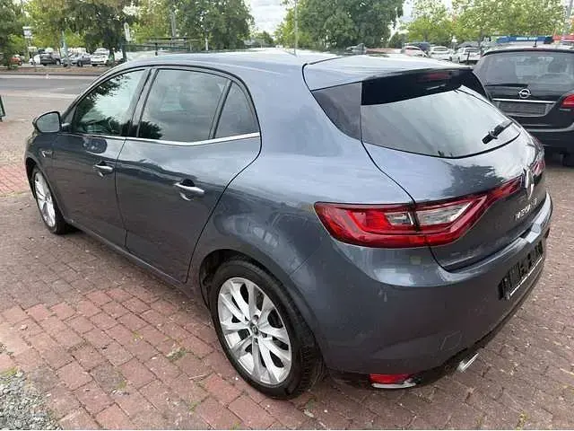 Gebraucht Renault Mégane III Intens 132 PS (97 kW) 2016 Titangrau Limousine